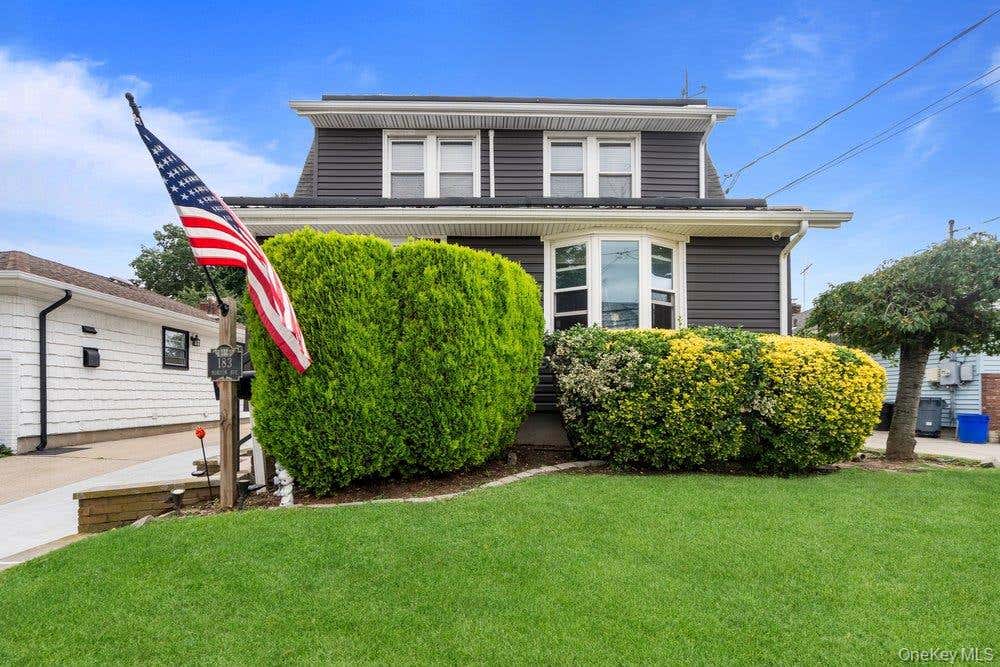 Photo of 183 Horton Avenue, Valley Stream, NY 11581 (MLS # 1041991)