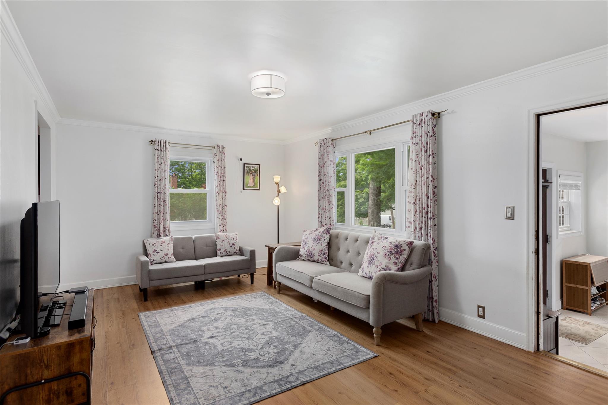 256 Round Hill Drive, Yonkers, New York image 4
