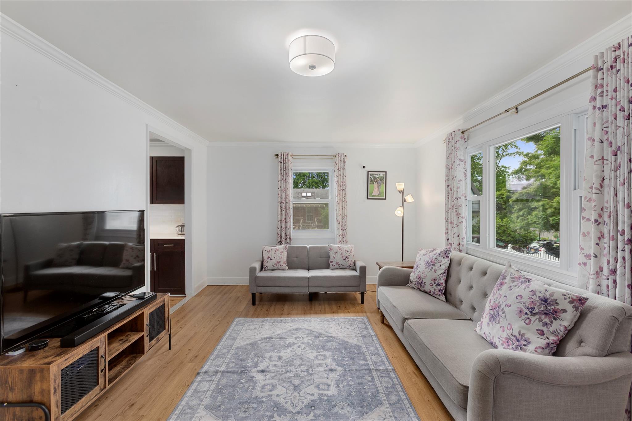 256 Round Hill Drive, Yonkers, New York image 5