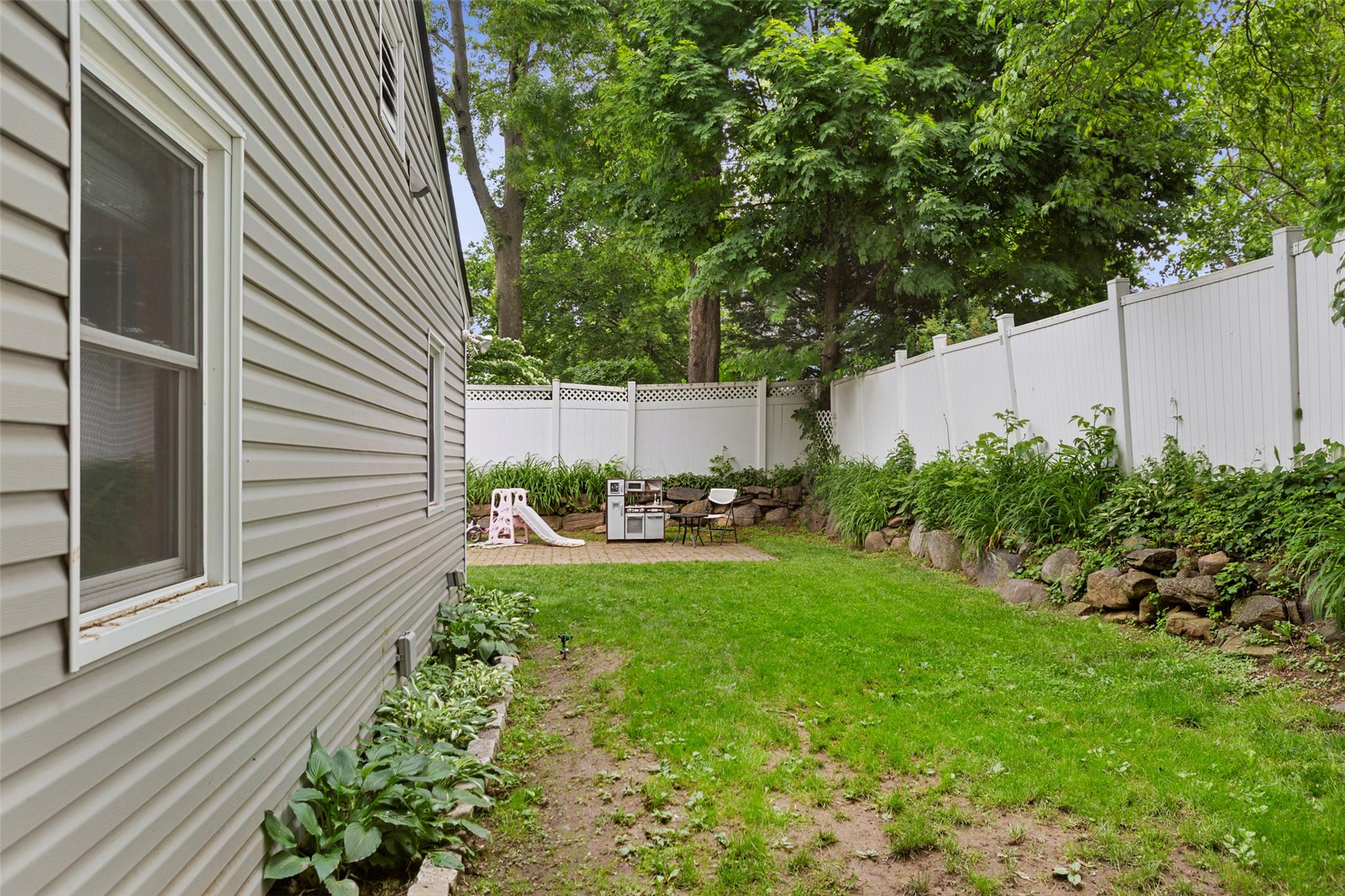 256 Round Hill Drive, Yonkers, New York image 33