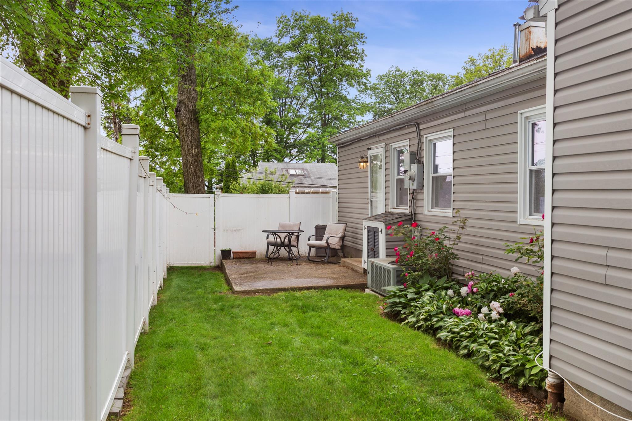 256 Round Hill Drive, Yonkers, New York image 30