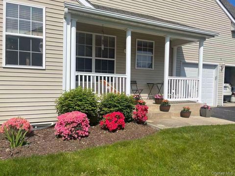 75 Meadow Pond Circle Miller Place NY 11764