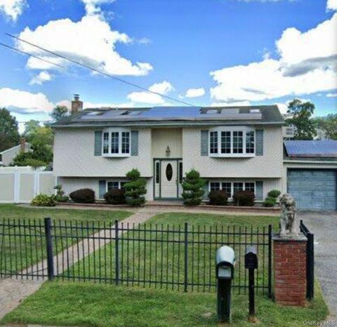 Homes For Sale - 87 S 30th Street<br/> Suffolk County, West Babylon, NY 11798
