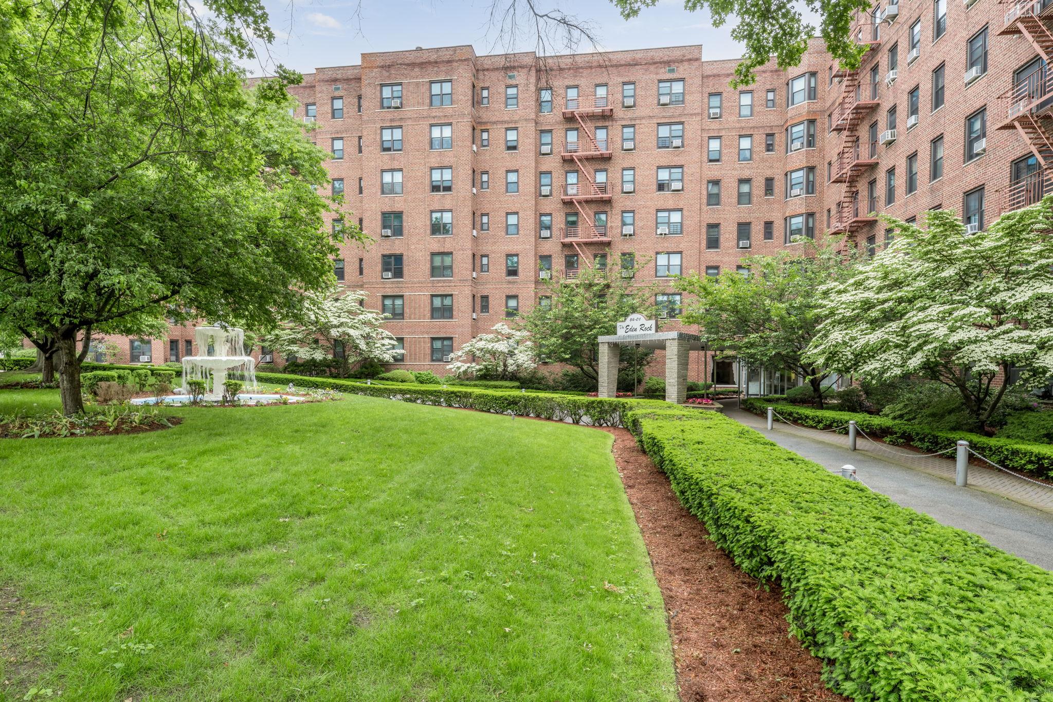 Property for Sale at Main Street 717, Briarwood, Queens, NY - Bedrooms: 3 
Bathrooms: 2 
Rooms: 7  - $495,000