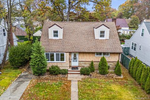 Photo of 135 Dietz Street, Hempstead, NY 11550 (MLS # 930846)
