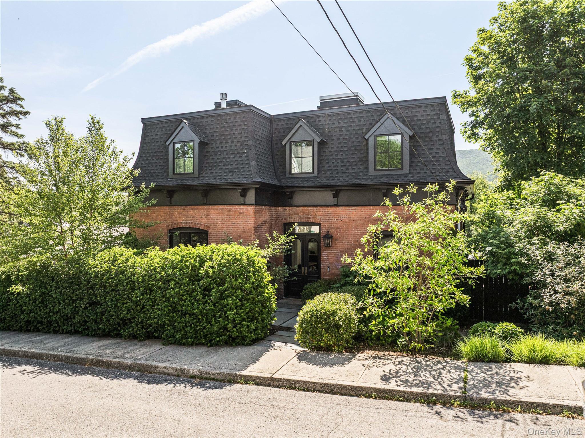 33 Davis Street