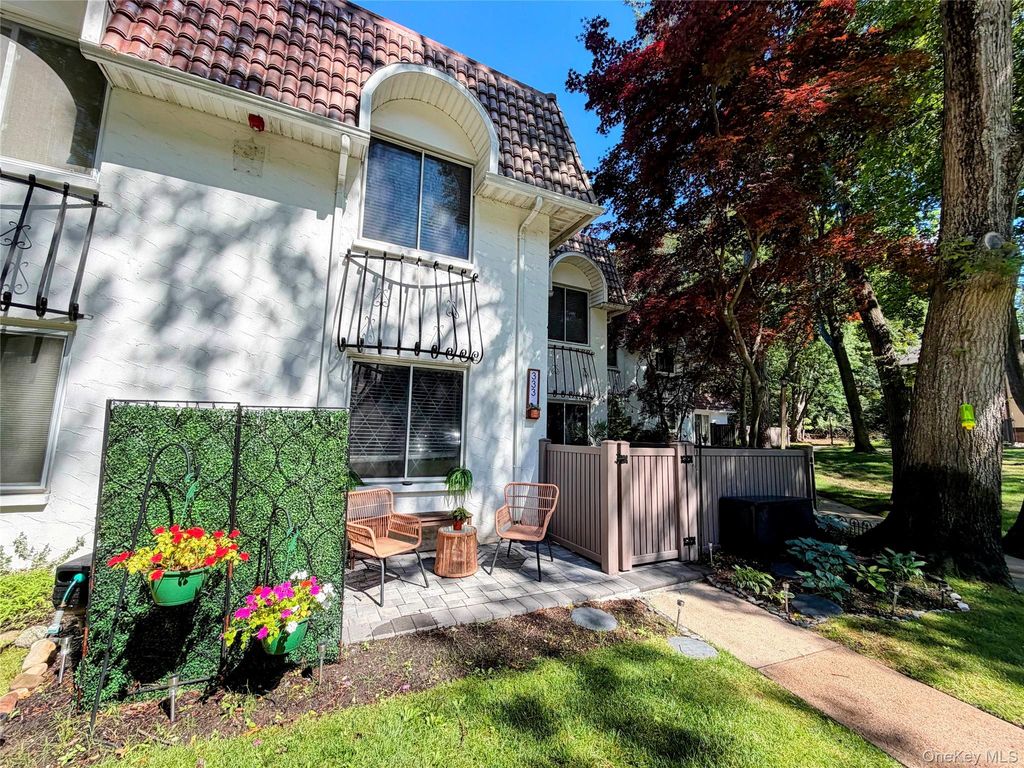 Photo of 333 Clubhouse Court, Coram, NY 11727 (MLS # 1018183)