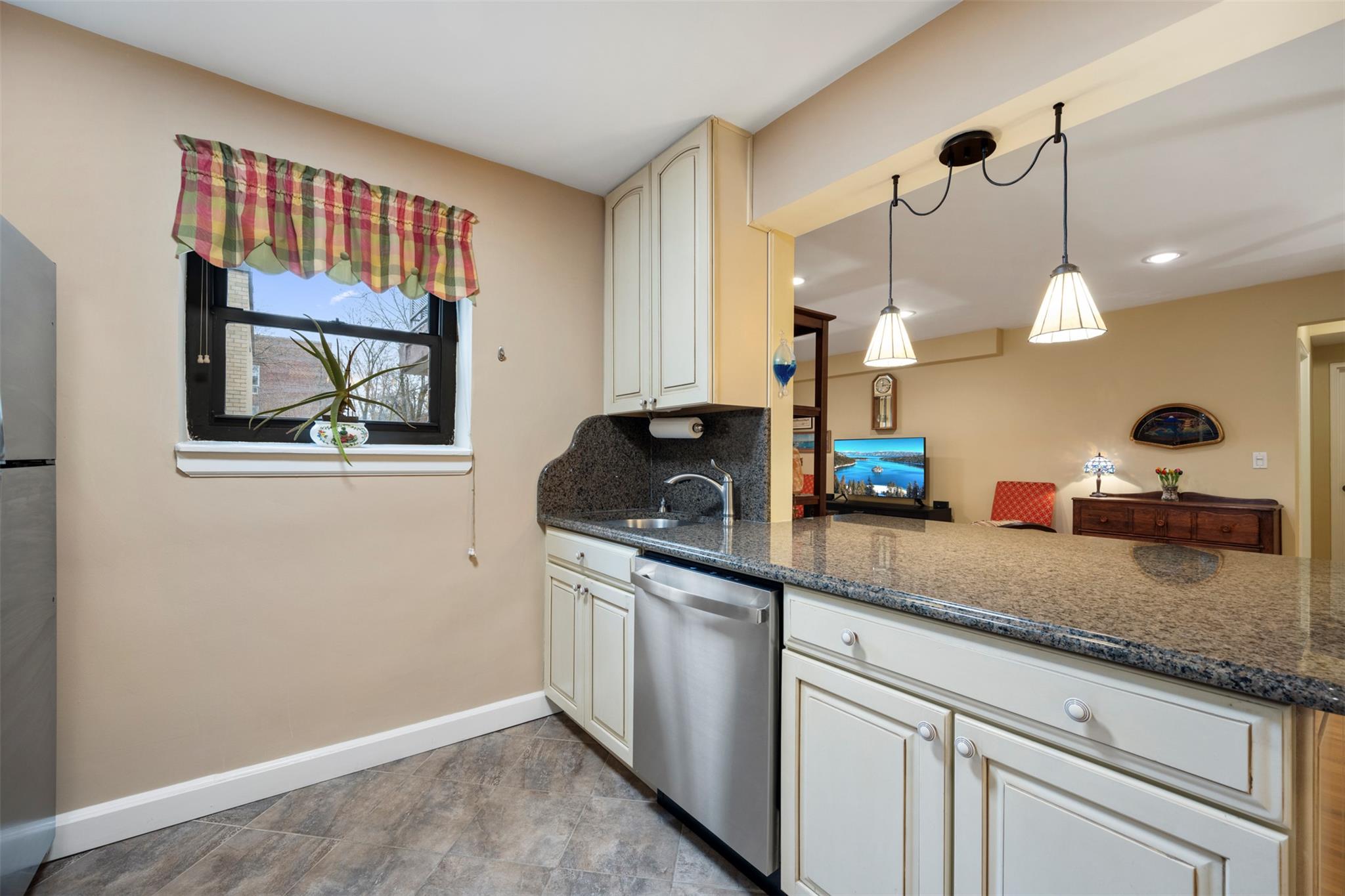 40 Stoner Avenue #2CC, Great Neck, New York image 13