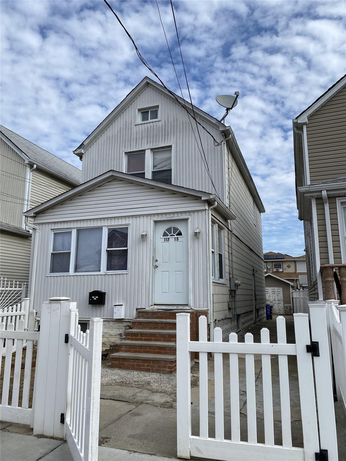 146th Street, Jamaica, Queens, NY - 4 Bedrooms  
1 Bathrooms  
6 Rooms - 