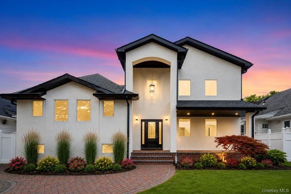 949 MIDWAY, WOODMERE, NY 11598 - Image b3d8c8bcd1b1a1d03959e57de7bb09b0/1766538878