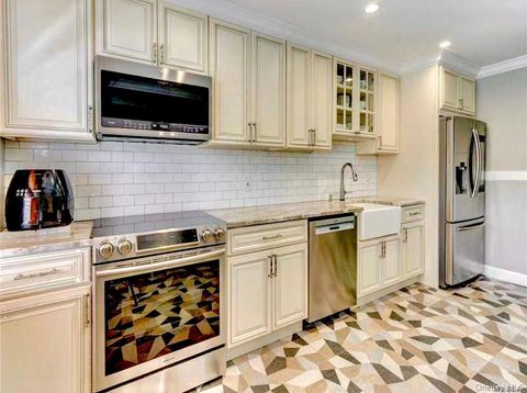 Condo For Sale - 15 Manors Drive<br/> Jericho, NY 11753