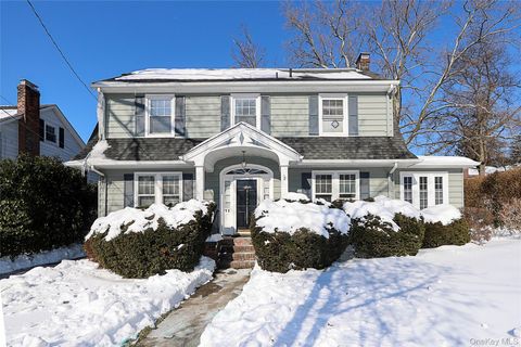 71 Beechwood Avenue Manhasset NY 11030