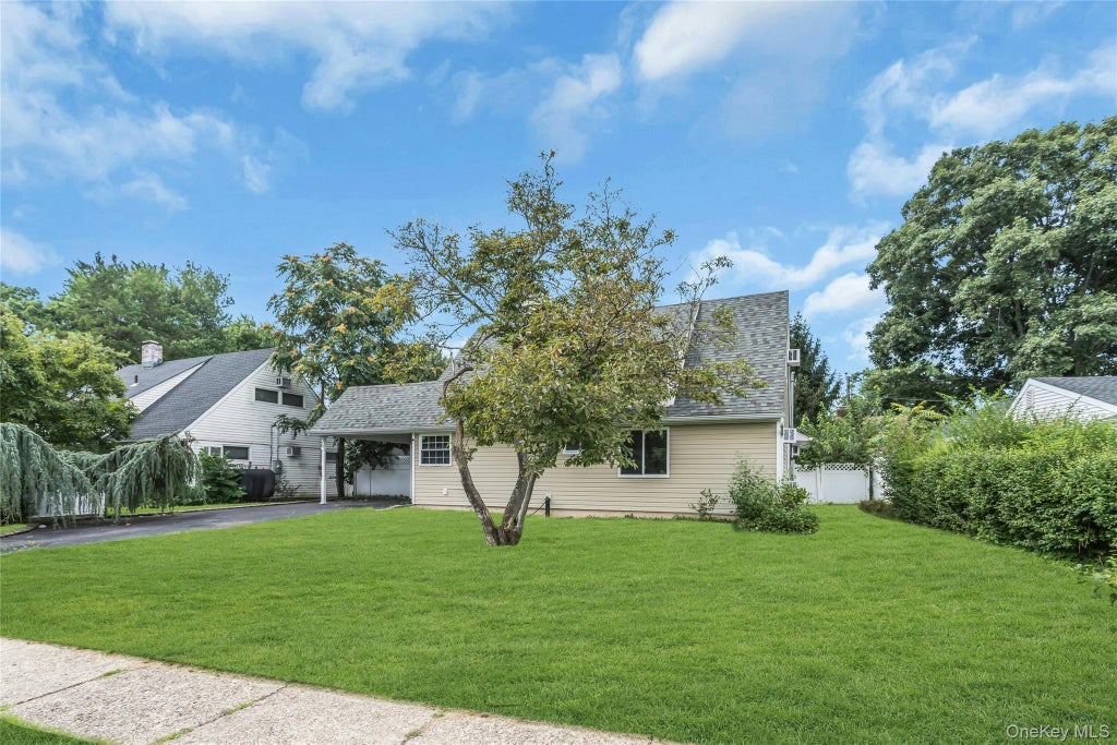 Photo of 36 Atlas Lane, Hicksville, NY 11801 (MLS # 1039601)
