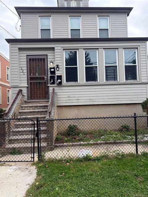 Apartment For Rent - 820 E 228th Street #2<br/> Bronx County, Bronx, NY 10466