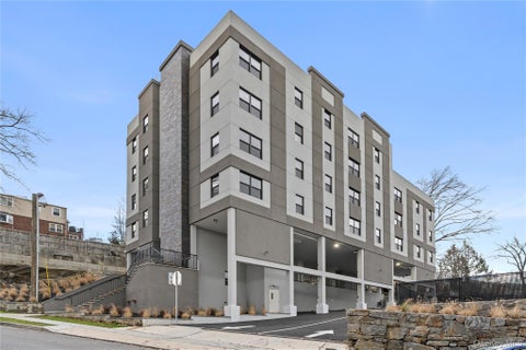 Apartment For Rent - 135 Wakefield Avenue #401<br/> Westchester County, Yonkers, NY 10704