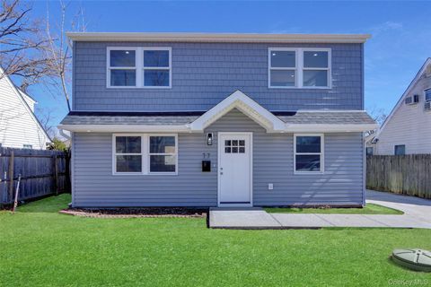 77 Carlls Path North Babylon NY 11703