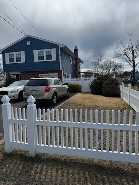 48 Matthews Avenue, West Babylon, New York image 1