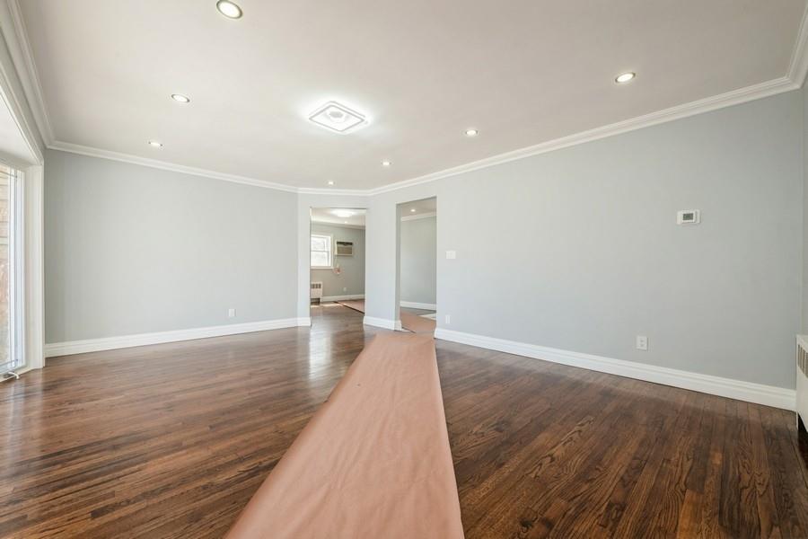 15 Kirkwood Drive, Glen Cove, New York image 4