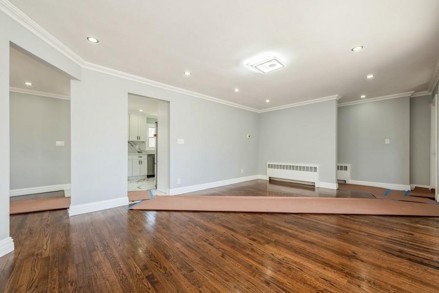 15 Kirkwood Drive, Glen Cove, New York image 7