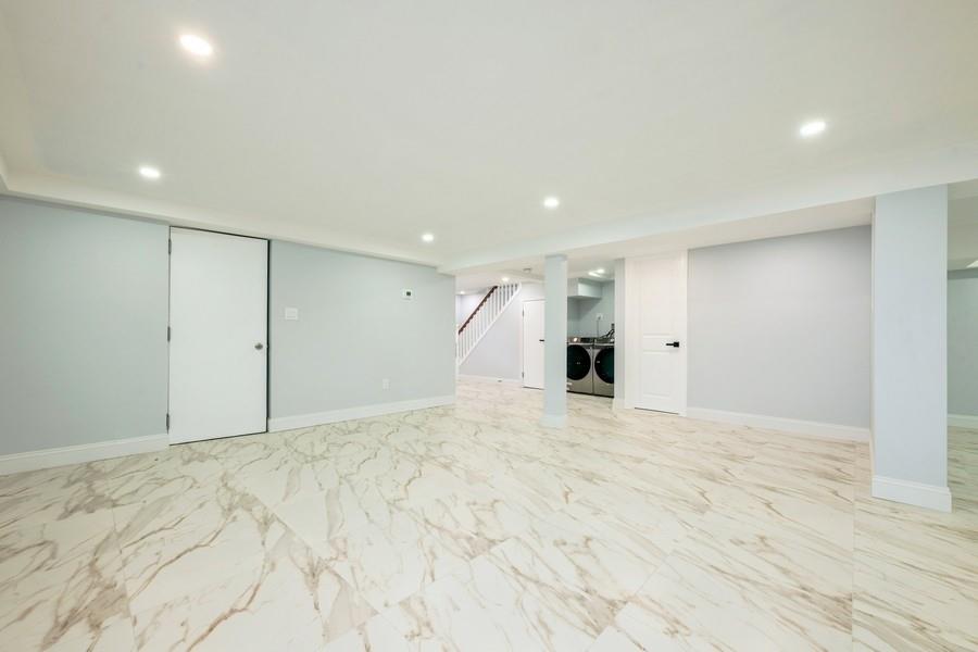 15 Kirkwood Drive, Glen Cove, New York image 31