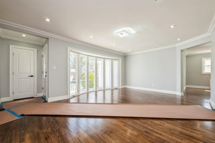15 Kirkwood Drive, Glen Cove, New York image 5