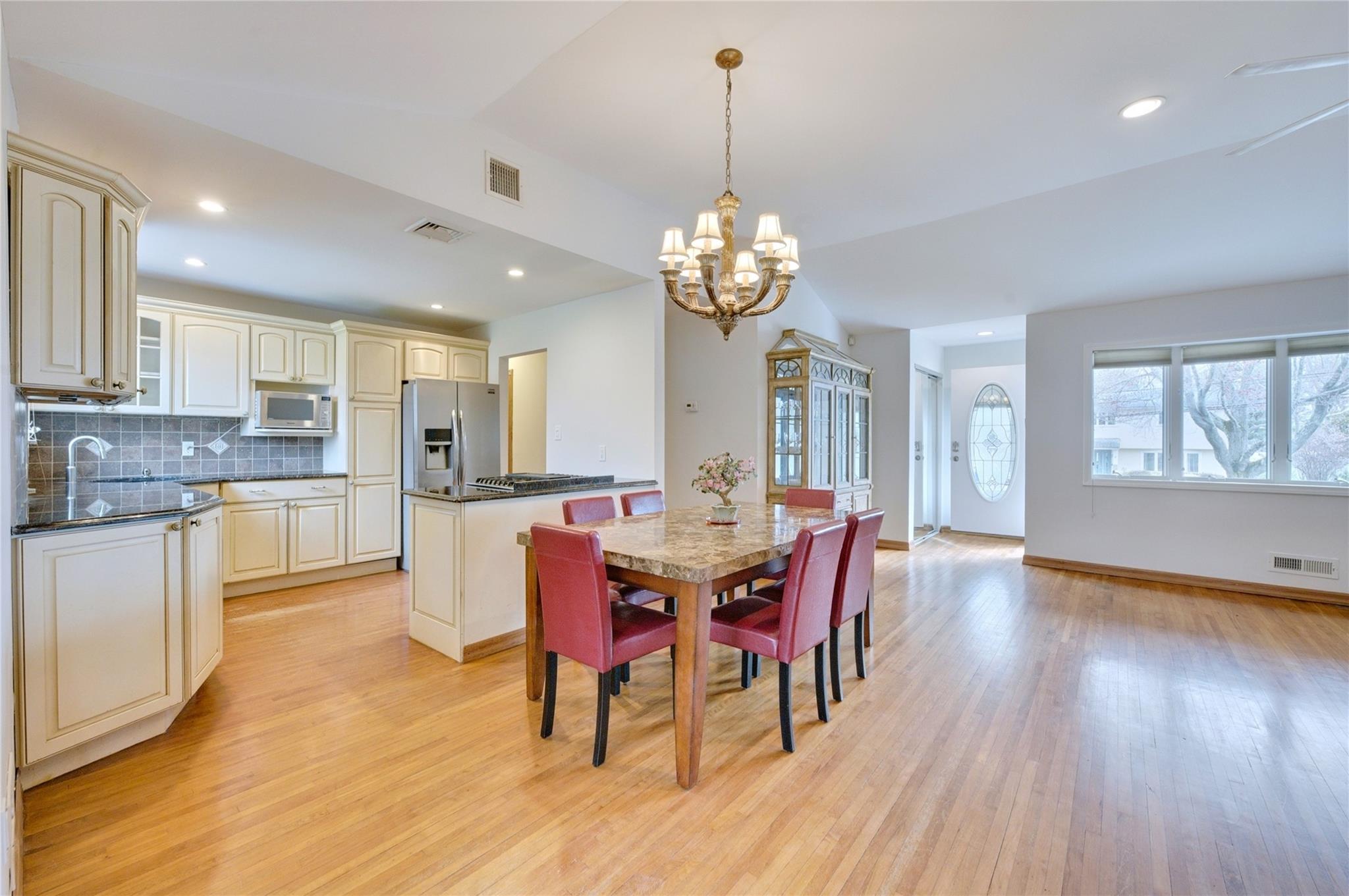 3 Grace Park Dr, Commack, New York image 7