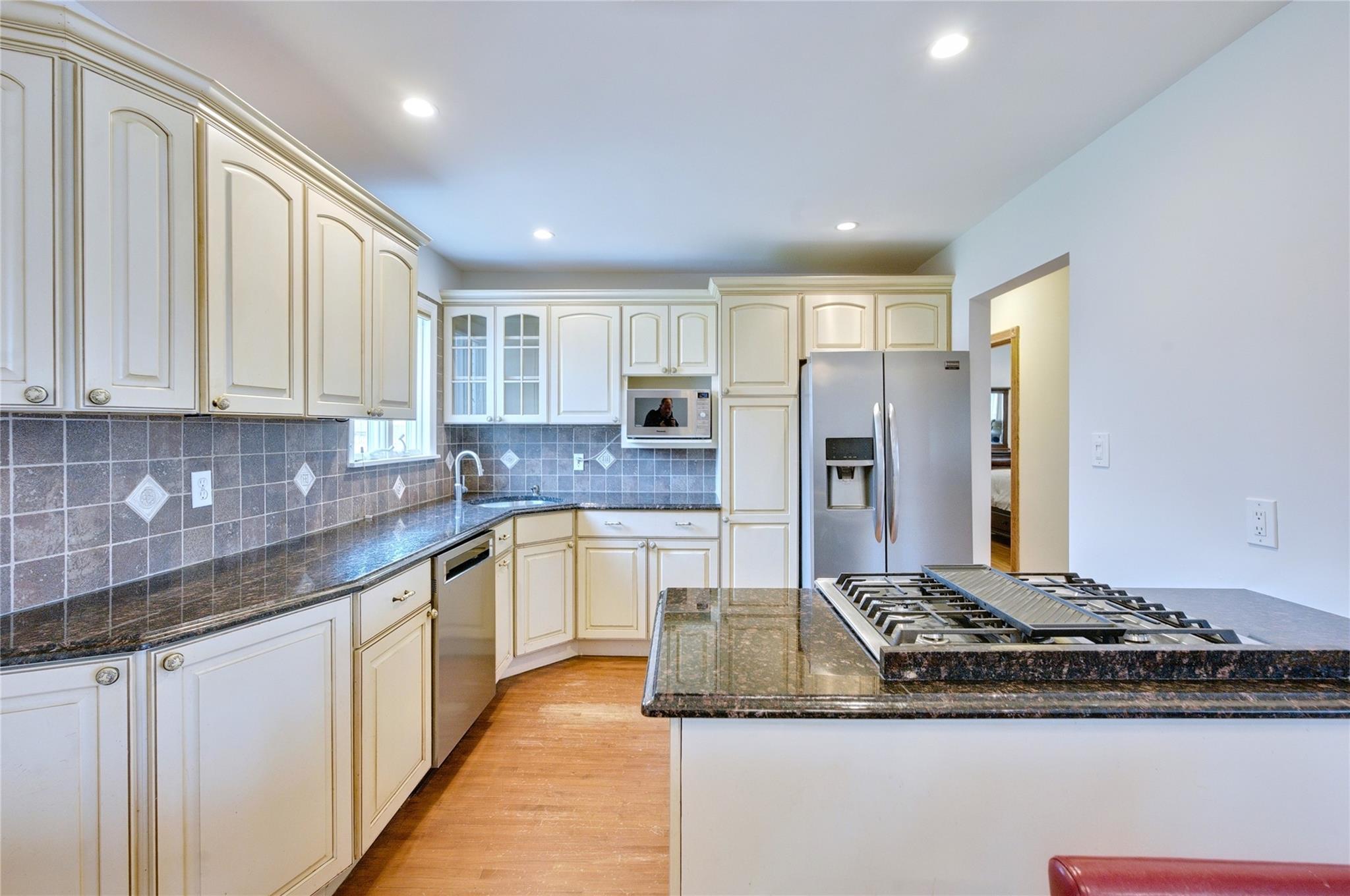 3 Grace Park Dr, Commack, New York image 12
