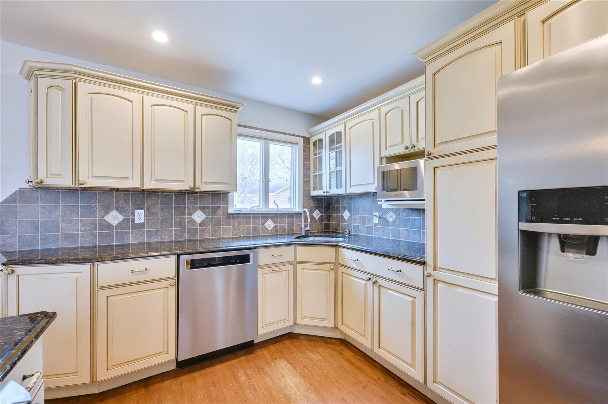 3 Grace Park Dr, Commack, New York image 9