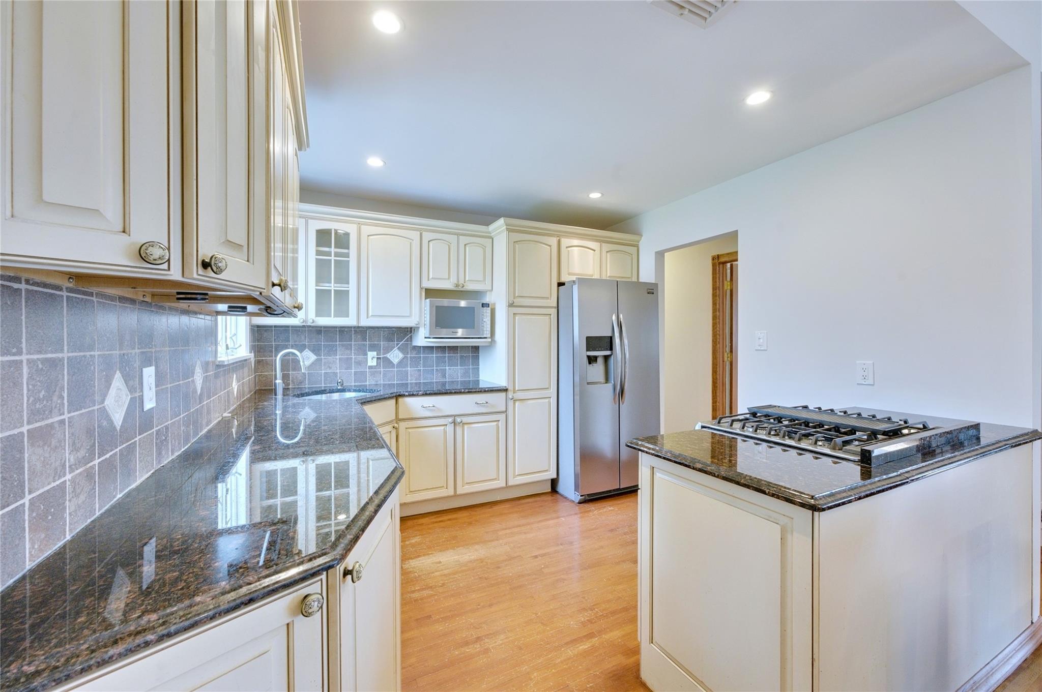 3 Grace Park Dr, Commack, New York image 13
