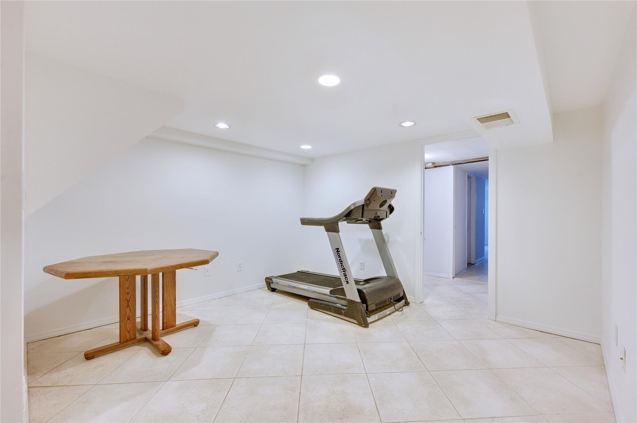 3 Grace Park Dr, Commack, New York image 30