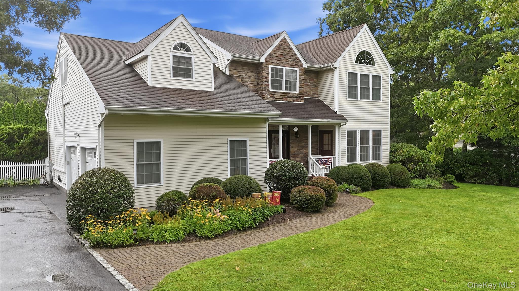 4 Wood Hollow Drive