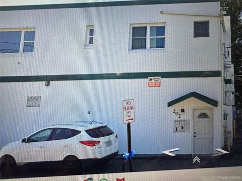 202 N Idaho Ave A North Massapequa NY 11758