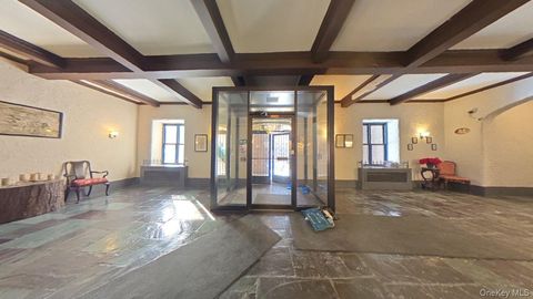 Homes For Sale - 100 Pelham Road #2B<br/> New Rochelle, NY 10805