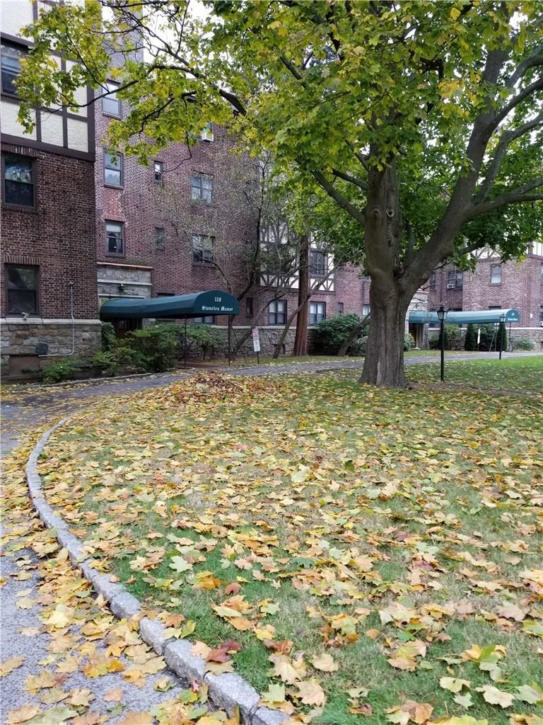 110 Stonelea Place 2F