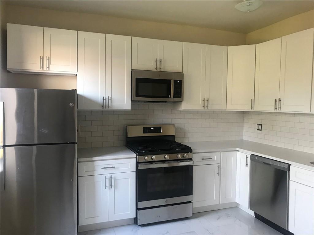 110 Stonelea Place 2F