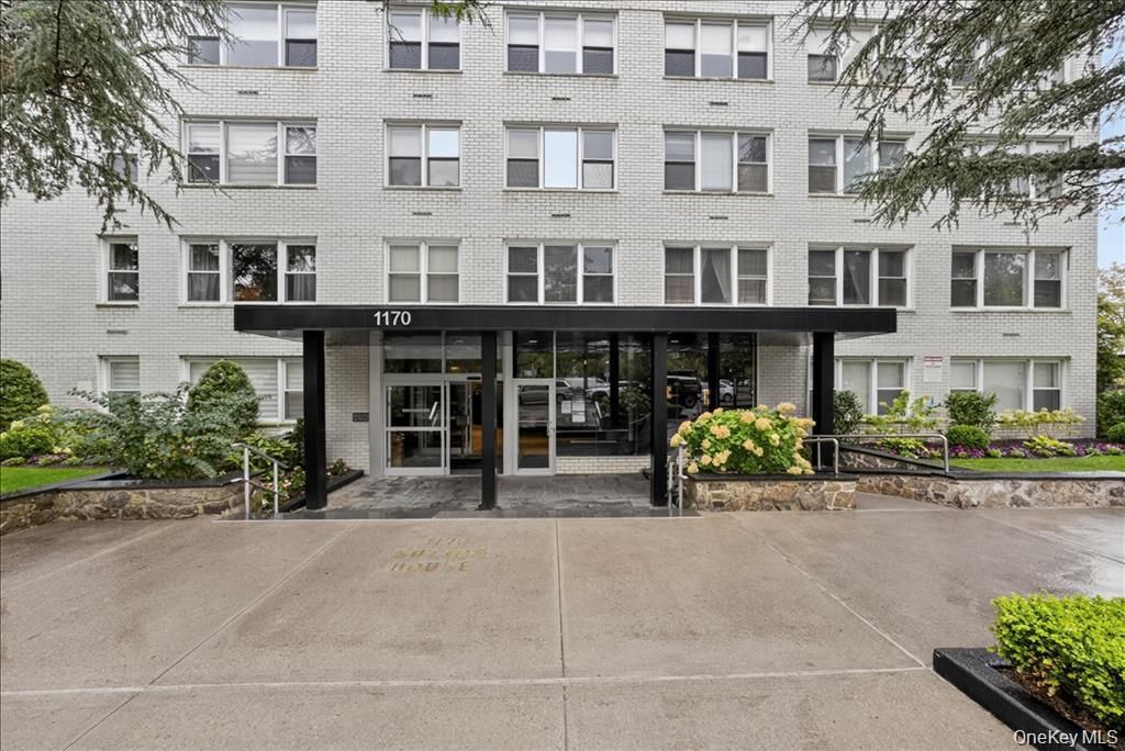 Photo of 1170 Ocean Parkway #5D, Brooklyn, NY 11230 (MLS # 954143)