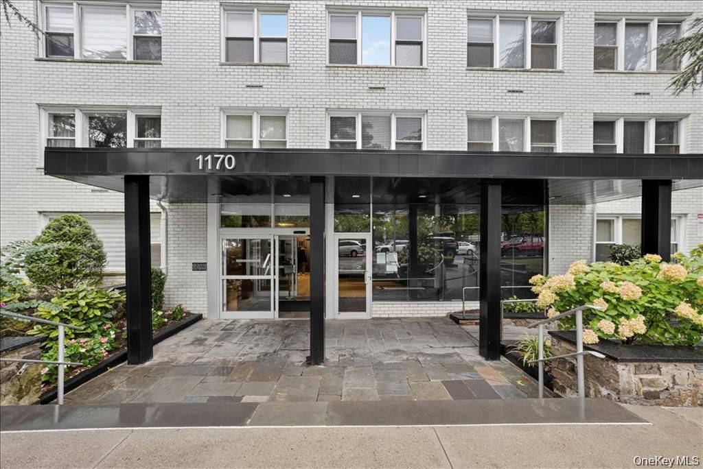 Photo of 1170 Ocean Parkway #5D, Brooklyn, NY 11230 (MLS # 954143)