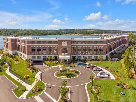 Condo For Sale - 10 Shore Road #208<br/> Glenwood Landing, NY 11547