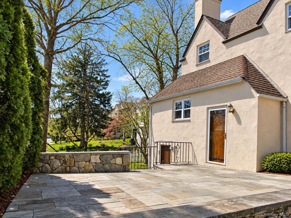 Photo of 153 Highview Street, Mamaroneck, NY 10543 (MLS # 1058924)