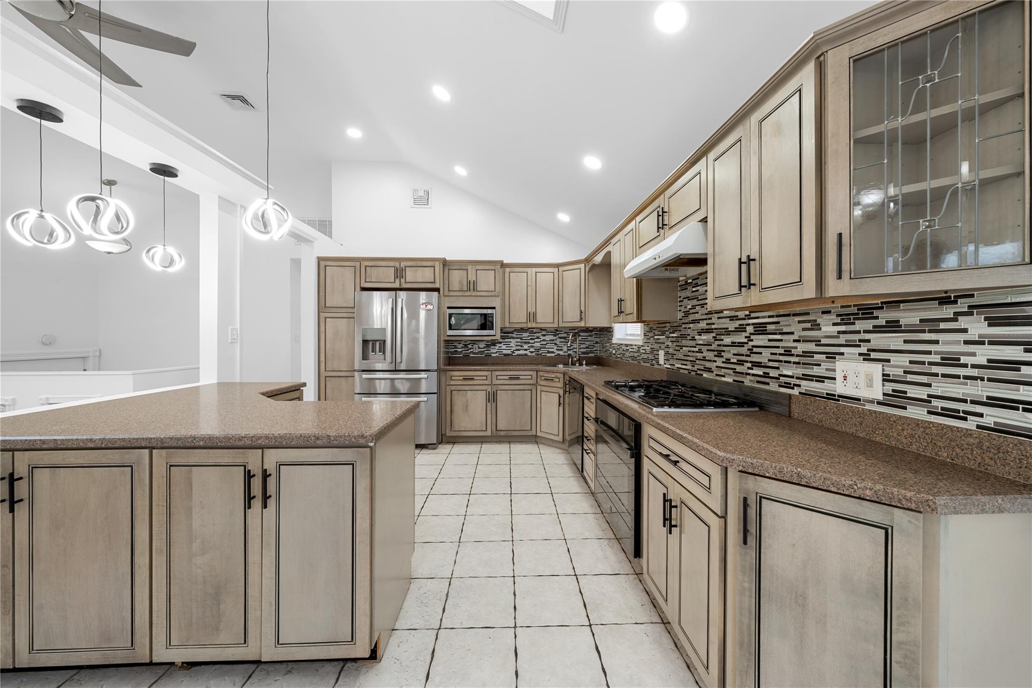 55 Newton Avenue, Selden, New York image 7