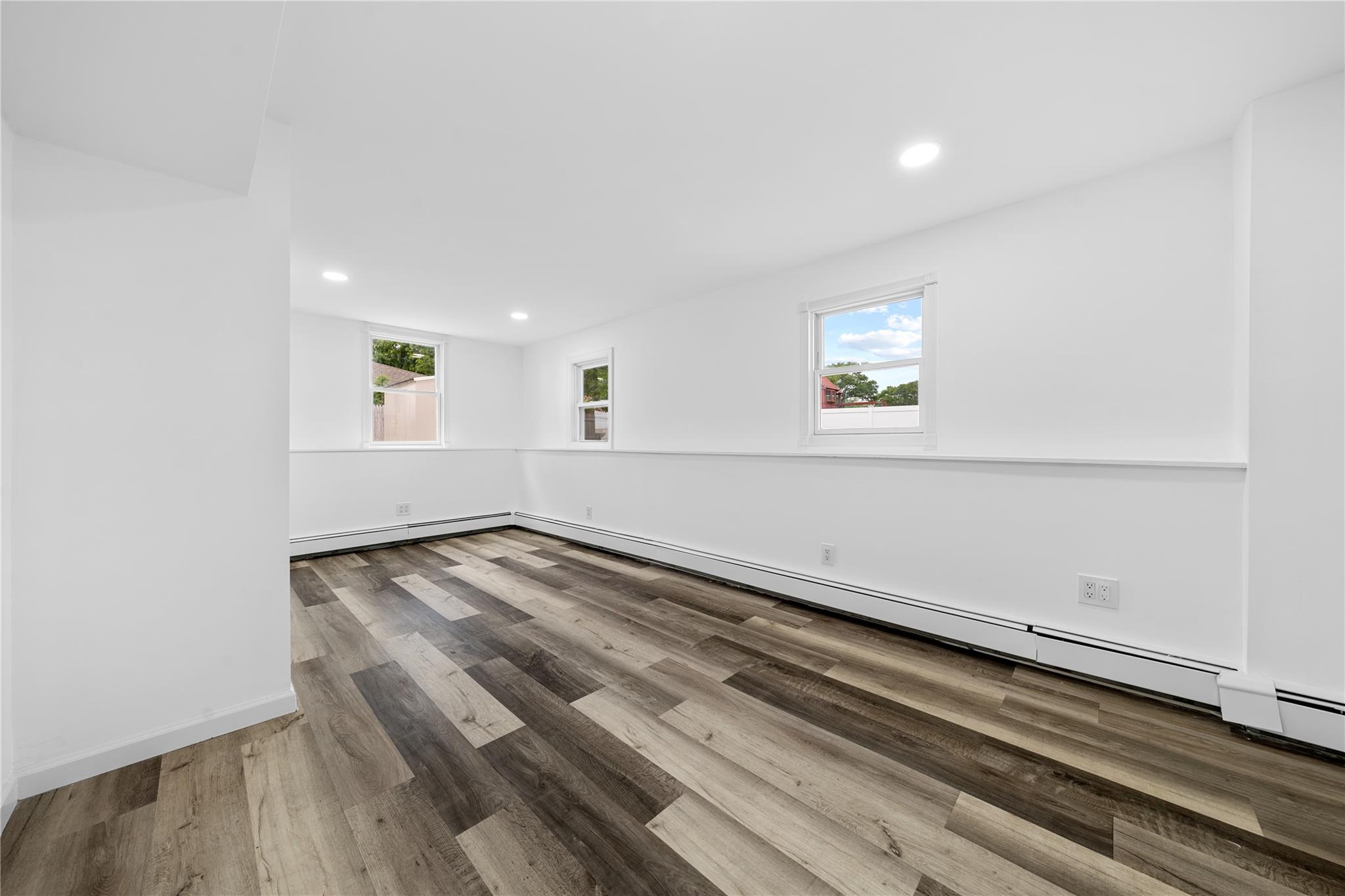 55 Newton Avenue, Selden, New York image 19