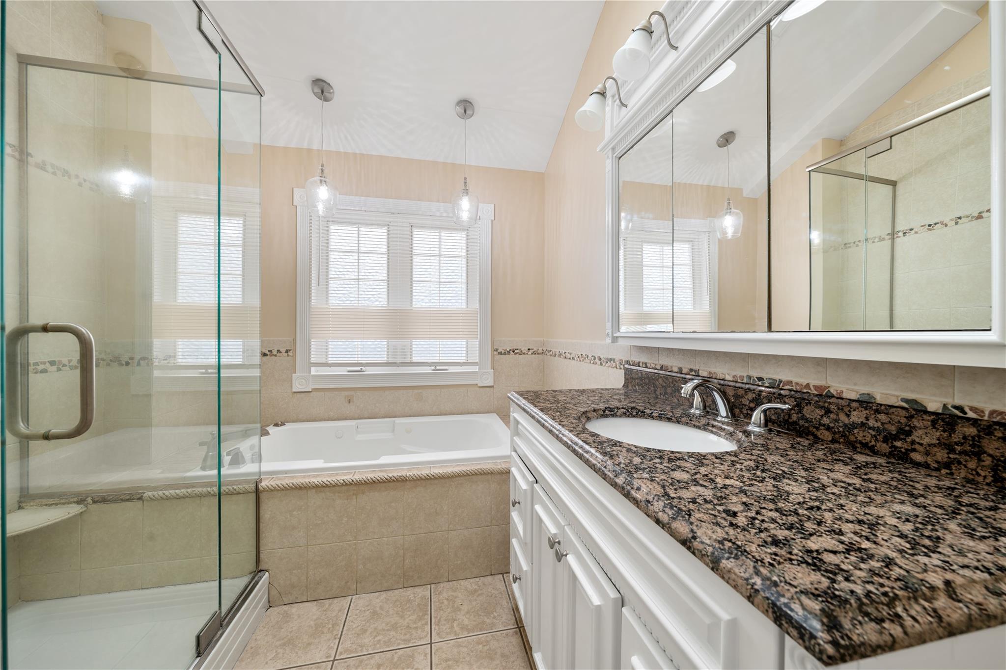 55 Newton Avenue, Selden, New York image 13