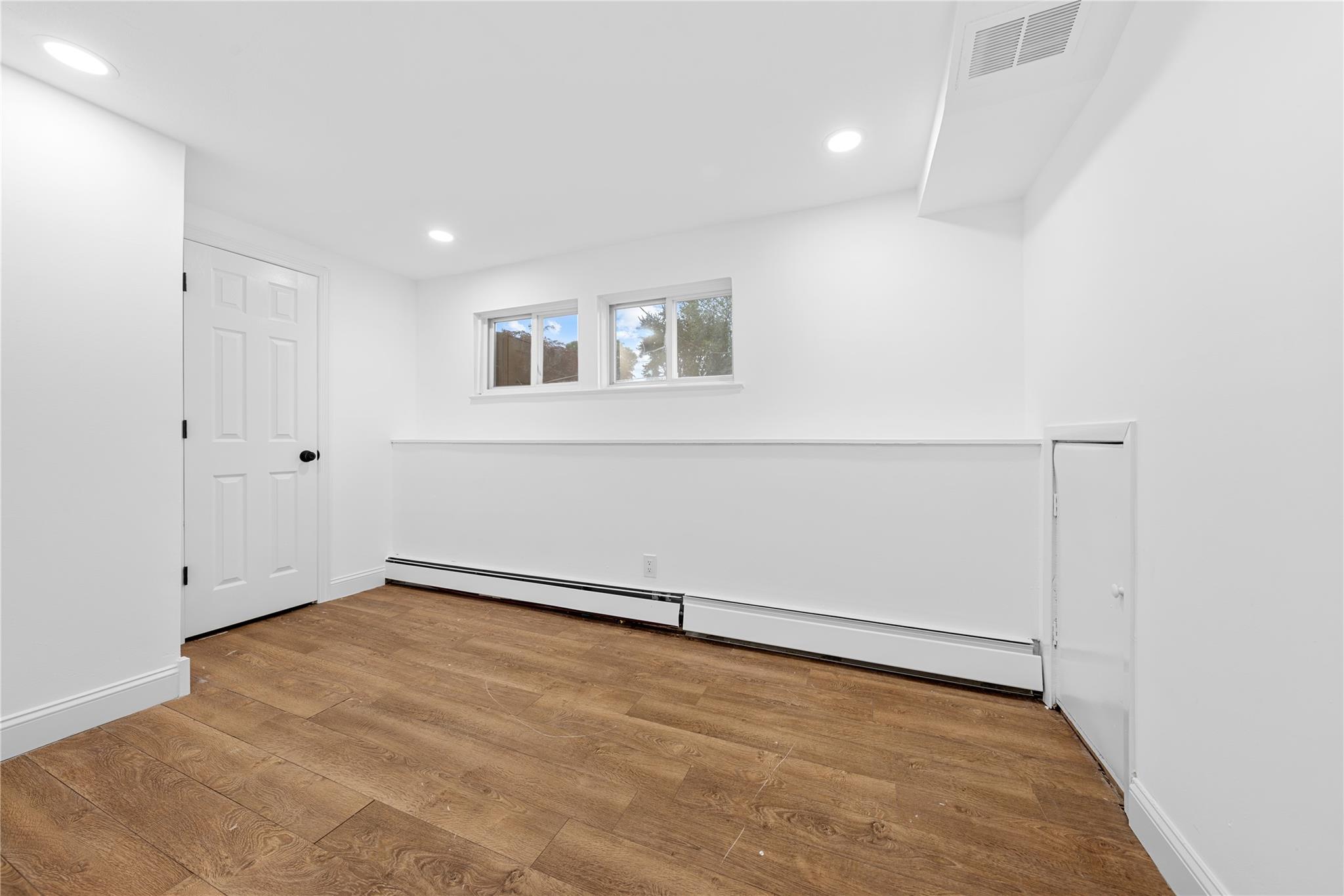 55 Newton Avenue, Selden, New York image 16