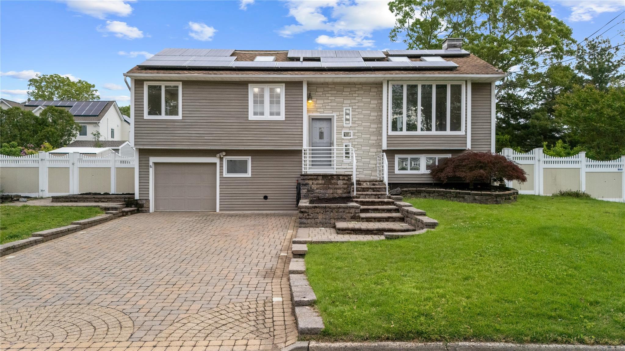 55 Newton Avenue, Selden, New York image 1
