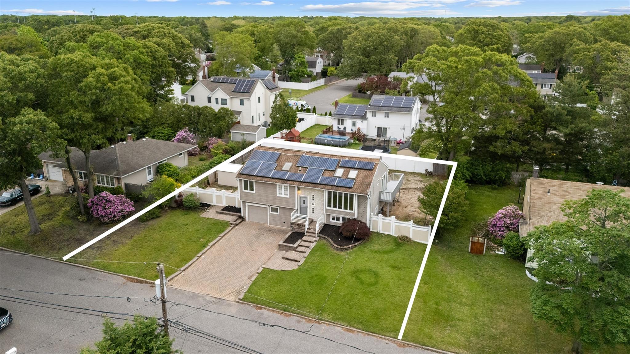 55 Newton Avenue, Selden, New York image 26