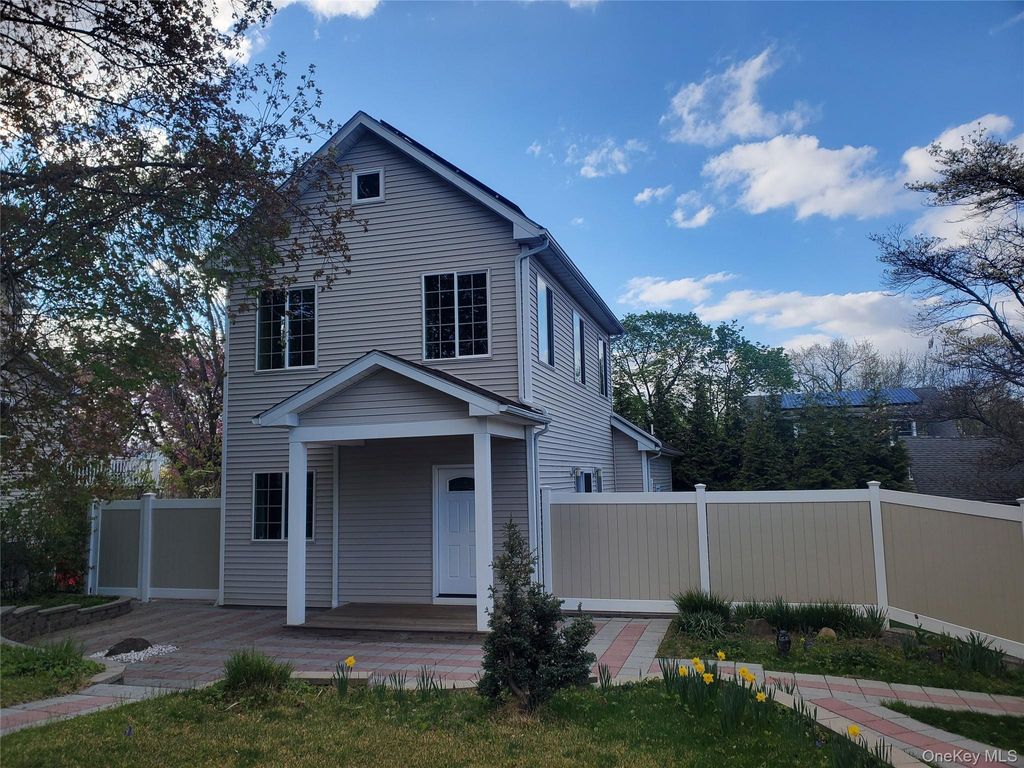 Photo of 216 Catherine Street, Buchanan, NY 10511 (MLS # 995622)