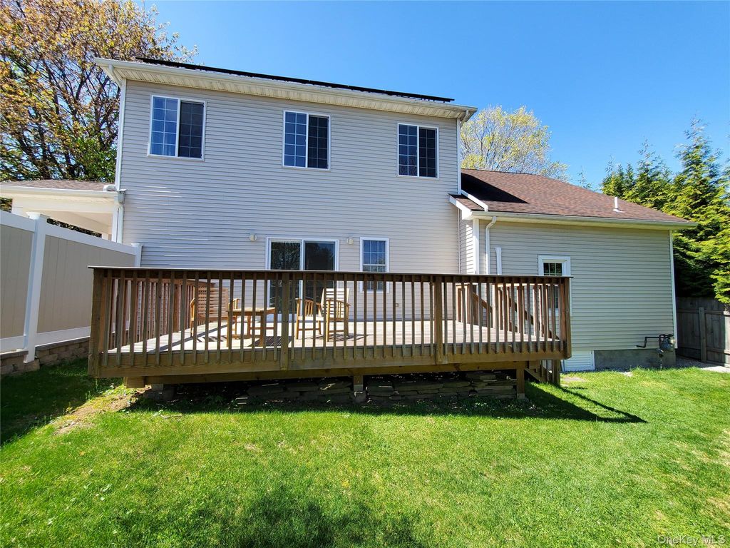 Photo of 216 Catherine Street, Buchanan, NY 10511 (MLS # 995622)