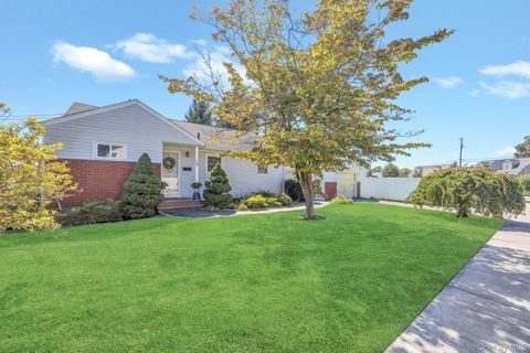 10 Layton Avenue Hicksville NY 11801