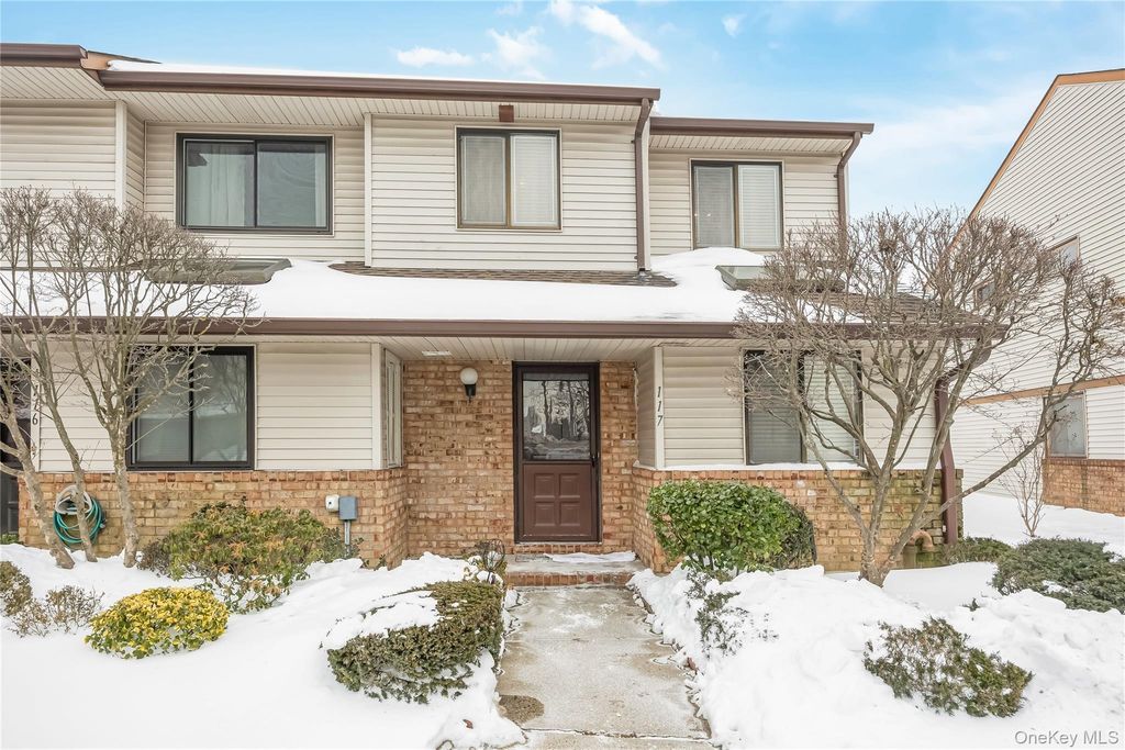 Photo of 117 Laurel Lane, Wantagh, NY 11793 (MLS # 956846)