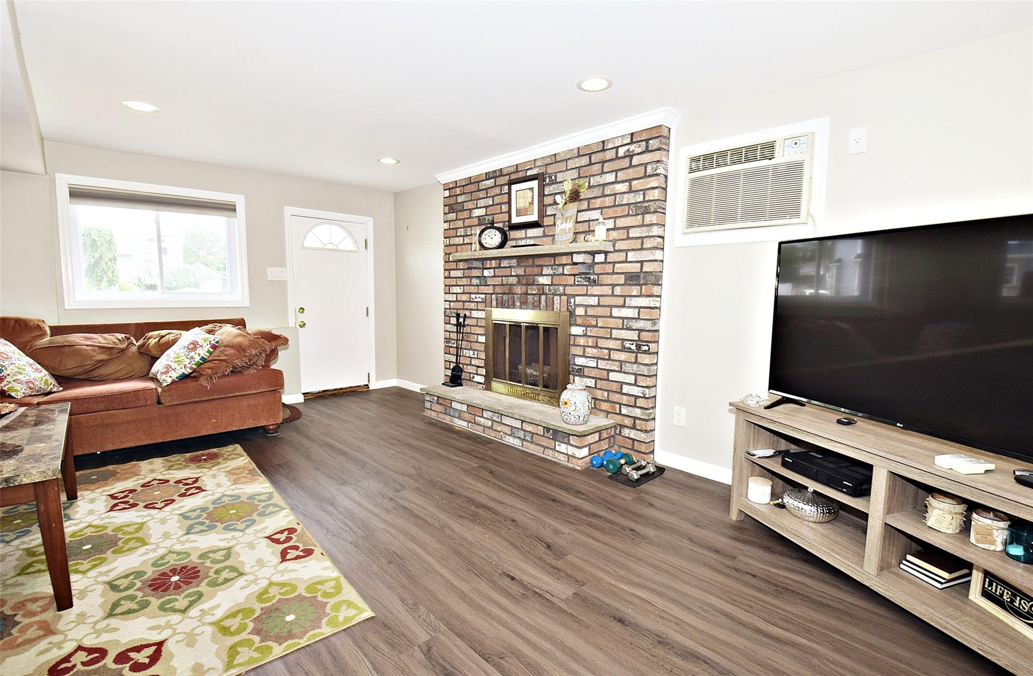 2 Walnut Drive, Syosset, New York image 21